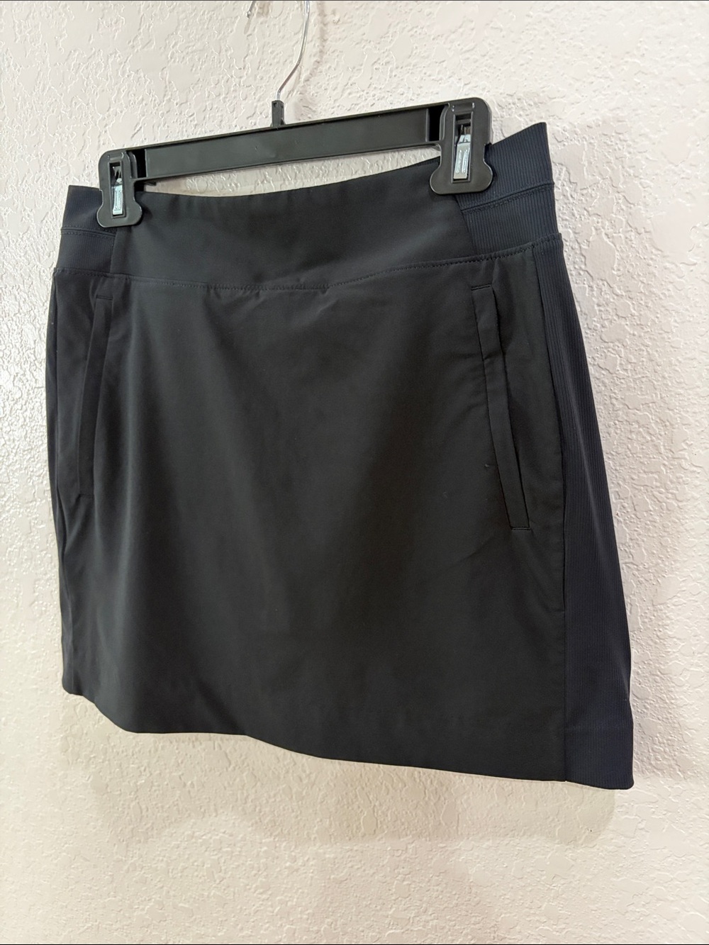 Athleta Classic Black Women’s Skirt-short,Size 6 - Picture 3 of 17